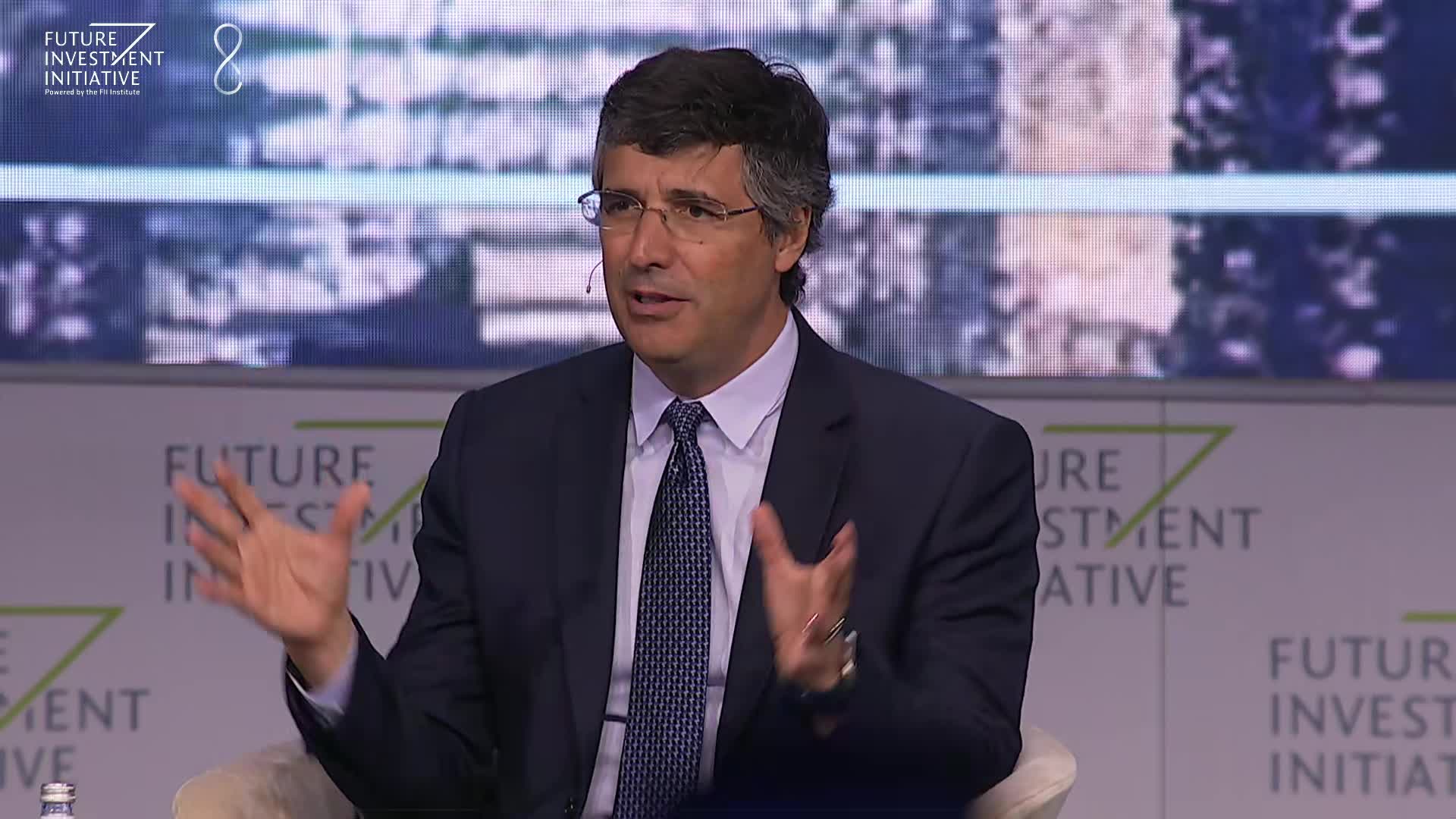 WILL THE GLOBAL ECONOMY ACHIEVE A SOFT LANDING?