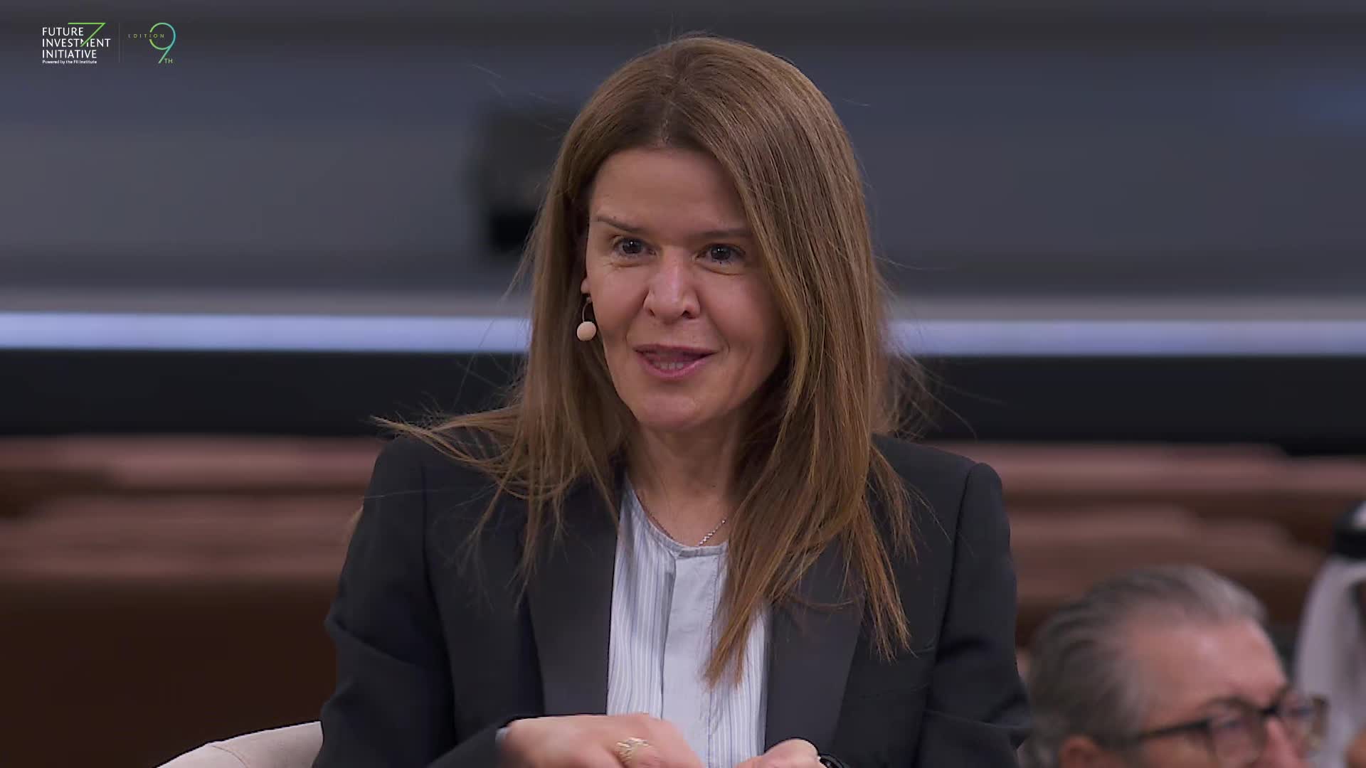 SHOULD ECONOMIC STRENGTH BE MEASURED BY CONSTRUCTING MORE OR CONNECTING BETTER?