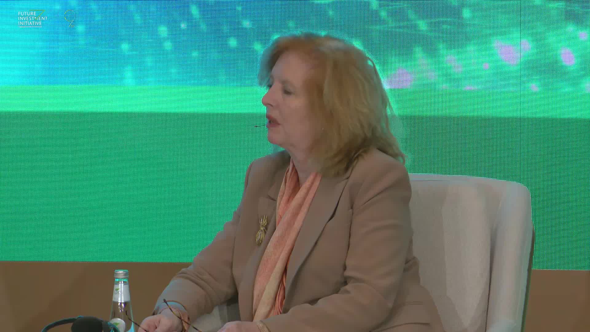 IS FINANCIAL DEGLOBALIZATION REVERSIBLE?