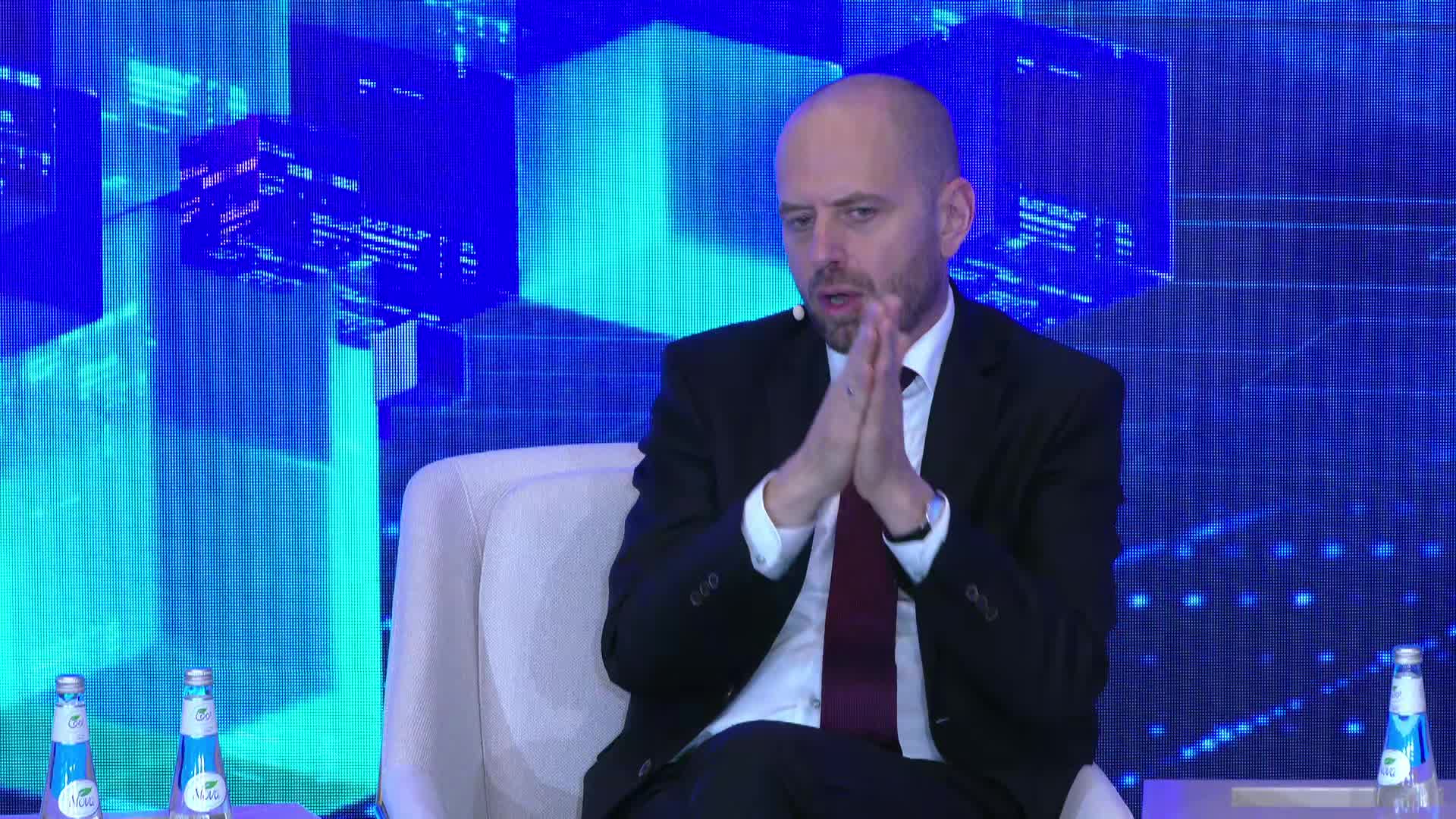 CAN ENERGY GIANTS KEEP UP WITH AI?