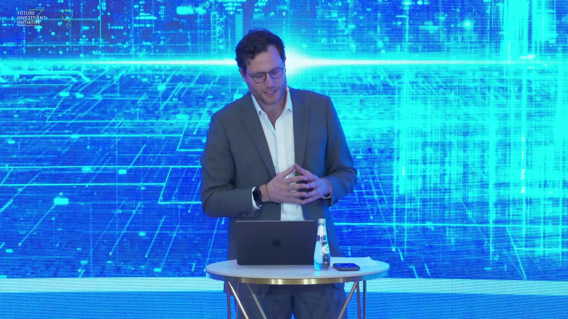 INVESTOR DEBATE: ROUND I. ARE WE OVER-INDEXING ON PEOPLE & UNDER-INDEXING ON TECH?