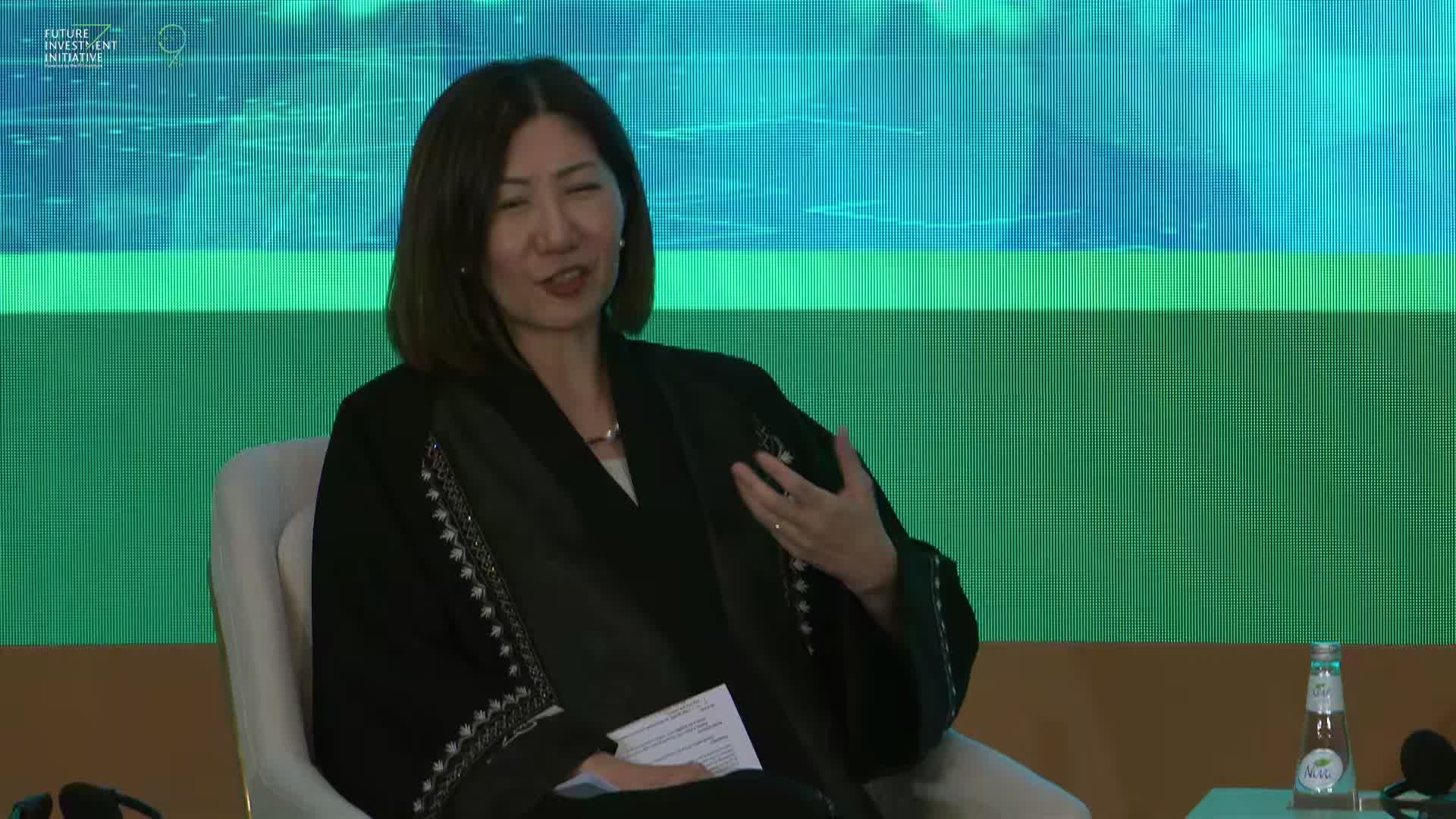 WHAT ARE THE COMPETING VISIONS FOR THE WORLD'S FINANCIAL CENTERS?