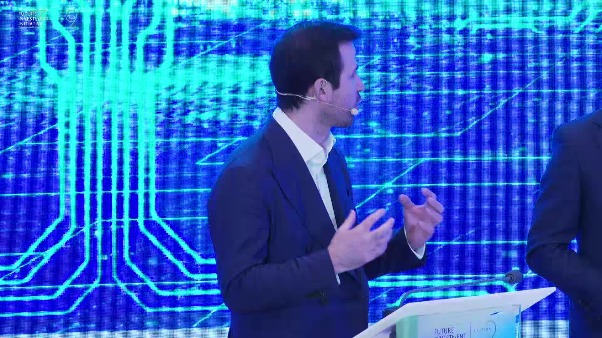 DEB(AI)TE: ROUND II. WHICH PATH WILL DOMINATE THE FUTURE OF AGENTIC AI?