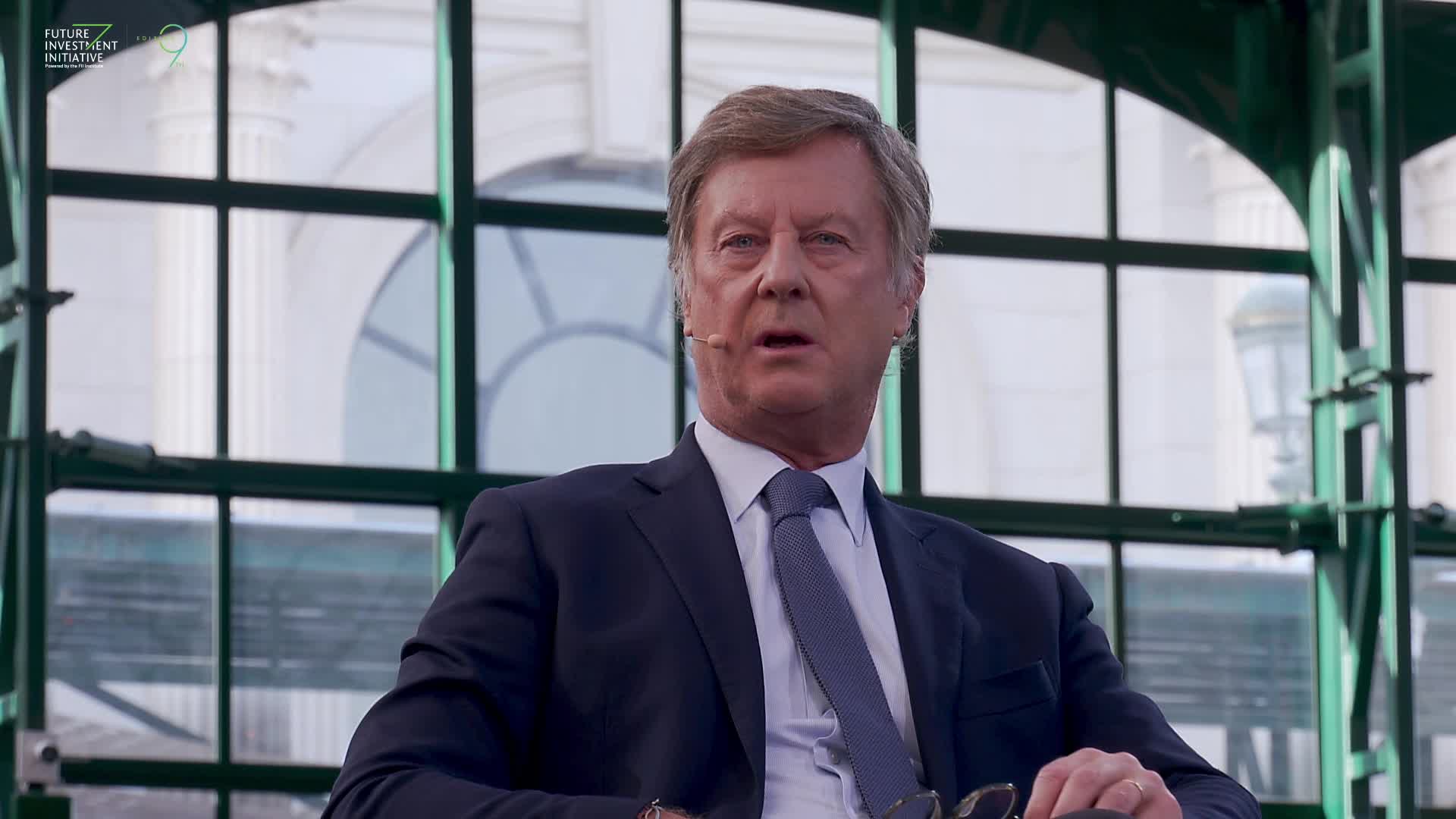 WHAT WILL WIN THE GLOBAL TRAVELER? PART 2: ULTRA-LIVING