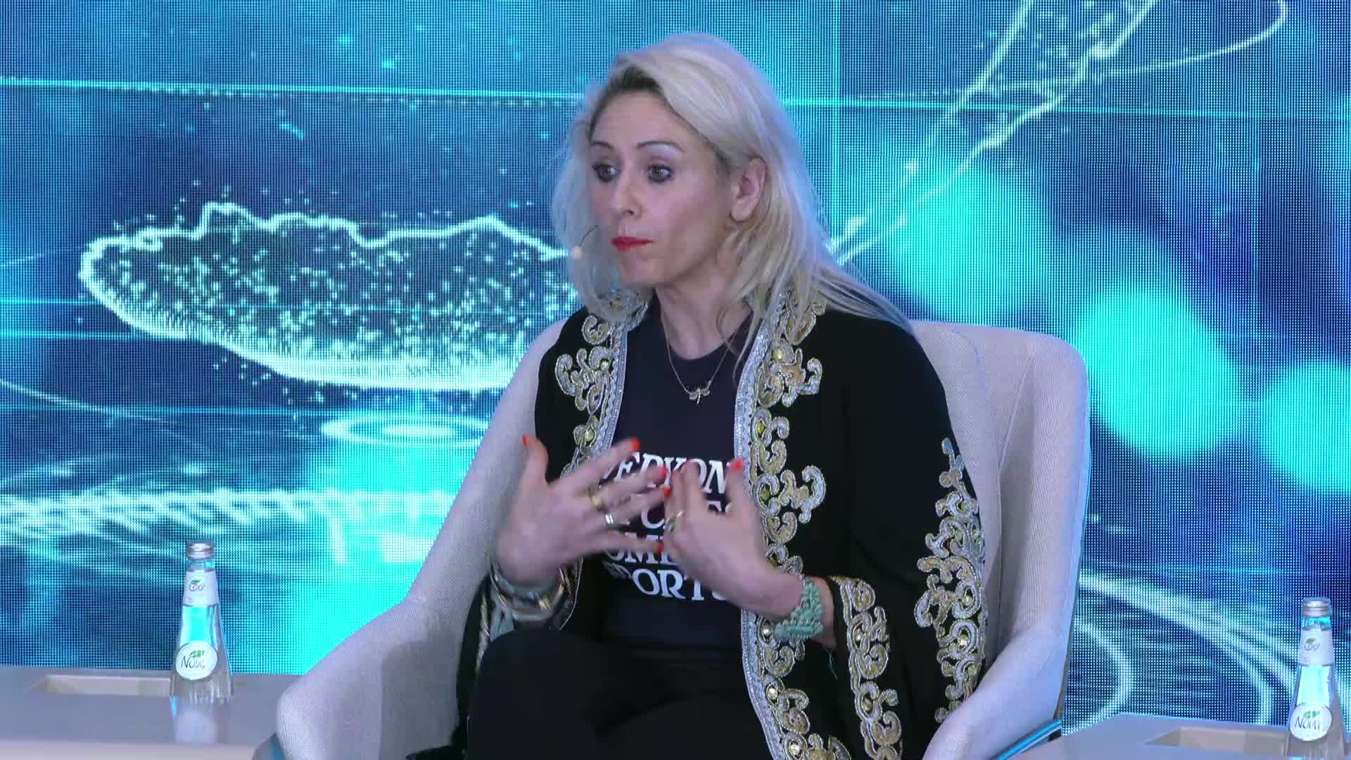 WHY ARE THE SMARTEST POWER PLAYERS ALL IN ON WOMEN’S SPORTS? POWERED BY PIF